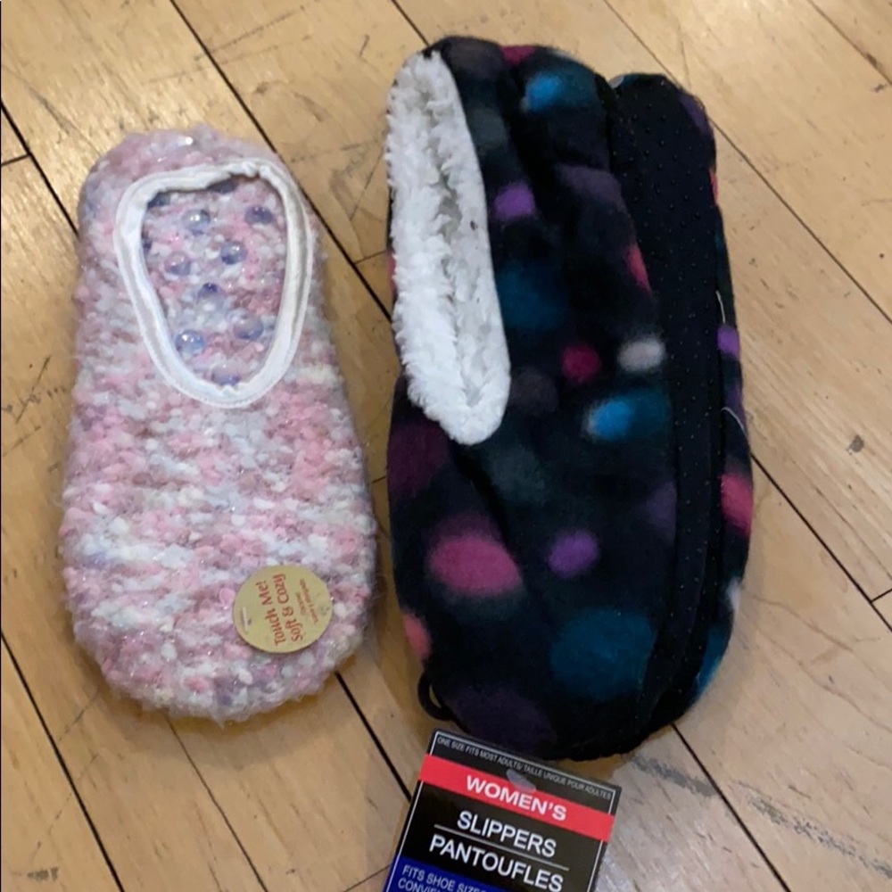 NWT Set of 2 Slippers